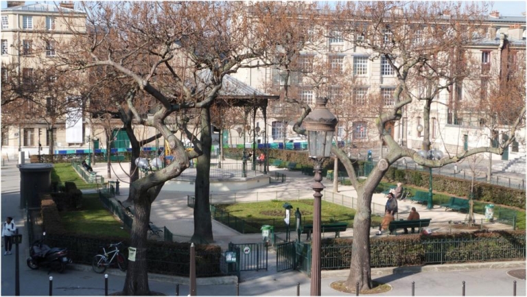 Initiation à la boxe pendant l&rsquo;opération « Kiosque en Fête » à Paris 19e